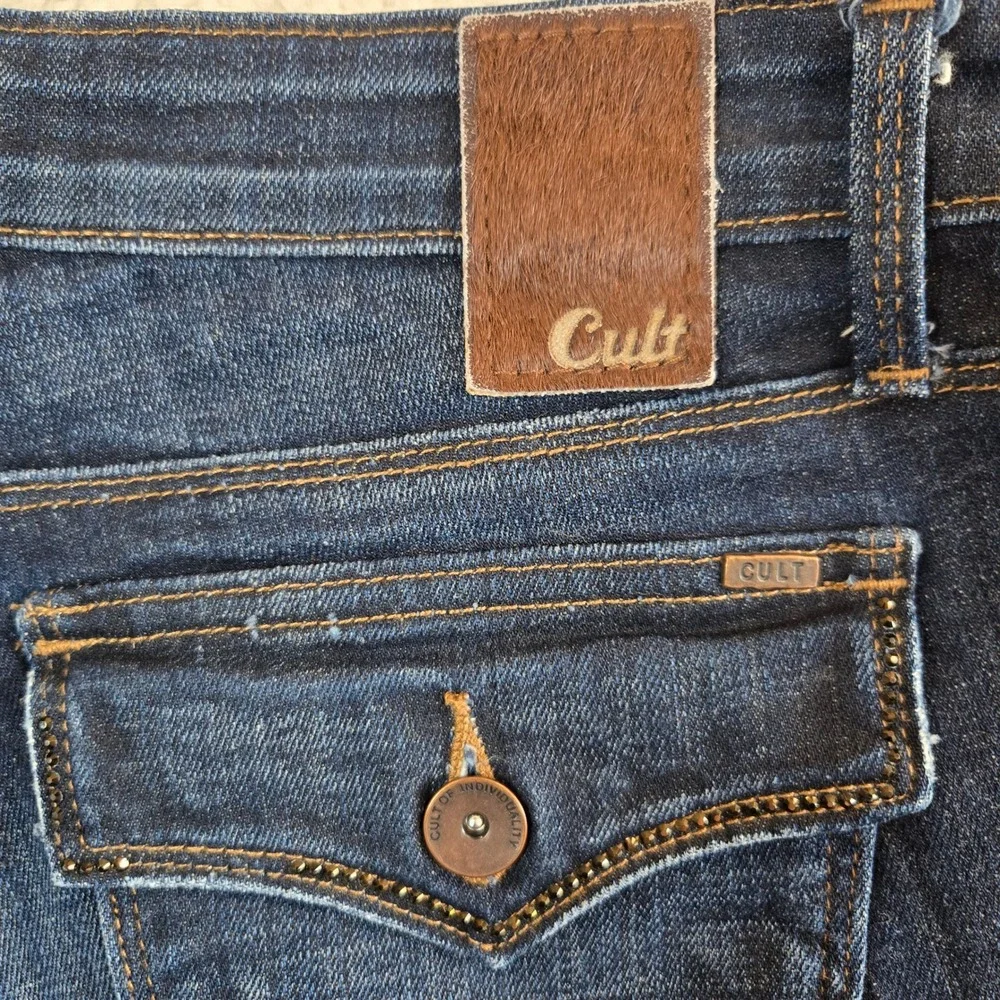 Cult of Individuality Bohemi Bootcut Jeans Womens 27 (28) Dark Wash Distressed